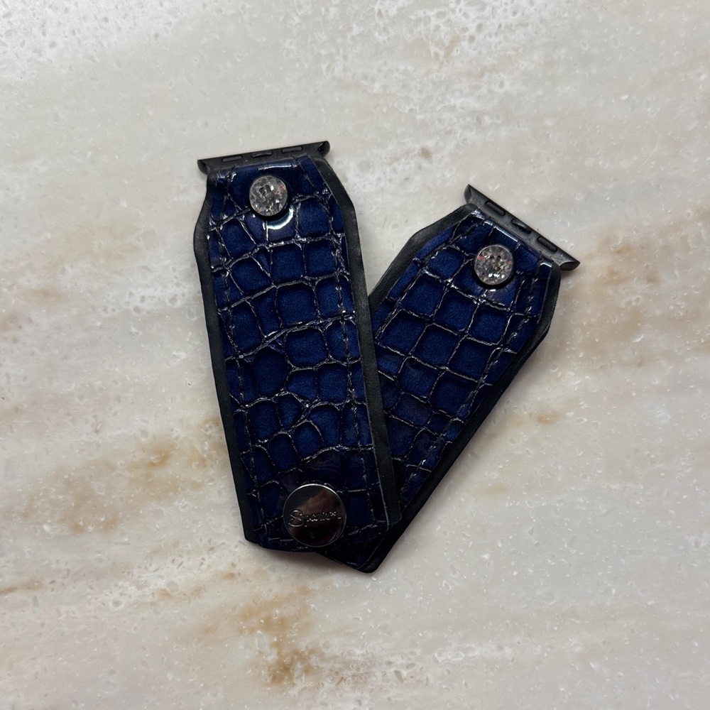 Elegant Blue Crocodile Pattern Watch Strap